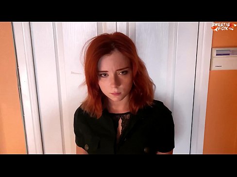 ❤️ Wachmann bestraft hübsche Frau für Ladendiebstahl - Sperma im Mund ☑ Porno bei uns